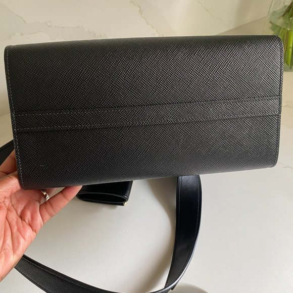 Prada Monochrome small Saffiano bag in black - Picture 2 of 6